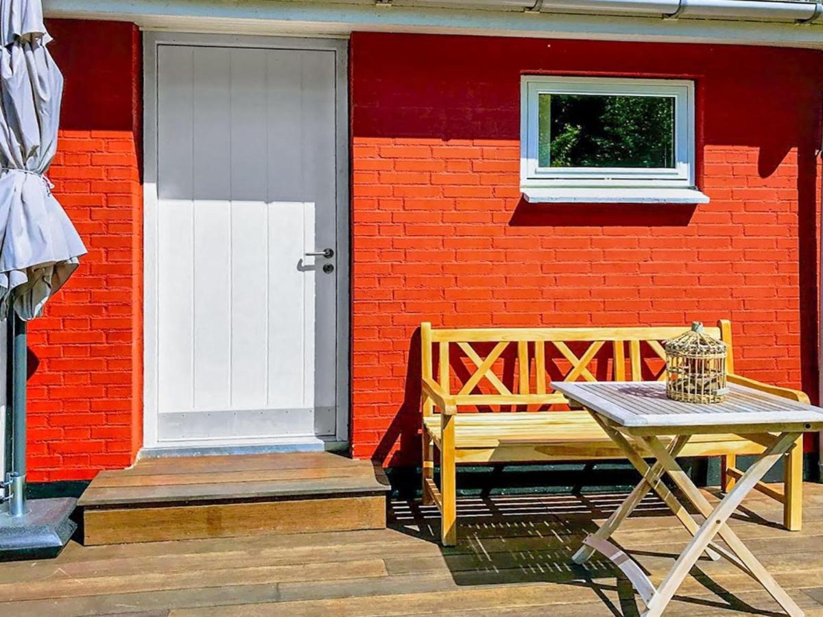Holiday Home Anemette Neksø エクステリア 写真
